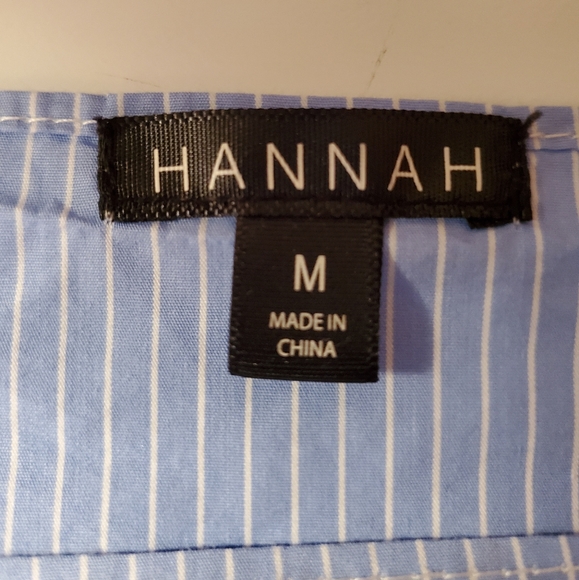 Hannah Woman's Off the Shoulder Top  EUC - Picture 2 of 6